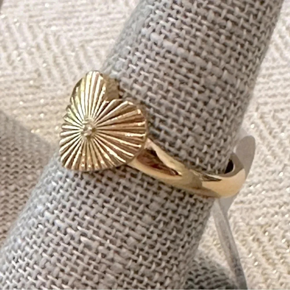 Sunburst Heart Shaped CZ 18K Gold PVD Stainless Steel Ring Waterproof Sun - Picture 6 of 7